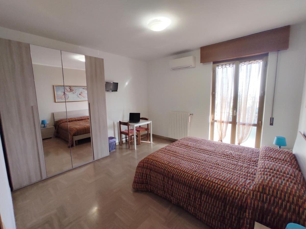 B&B Sunbeach San Benedetto del Tronto Exteriör bild