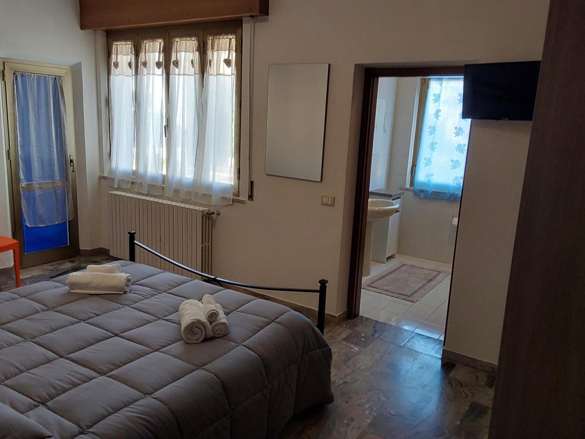 B&B Sunbeach San Benedetto del Tronto Exteriör bild