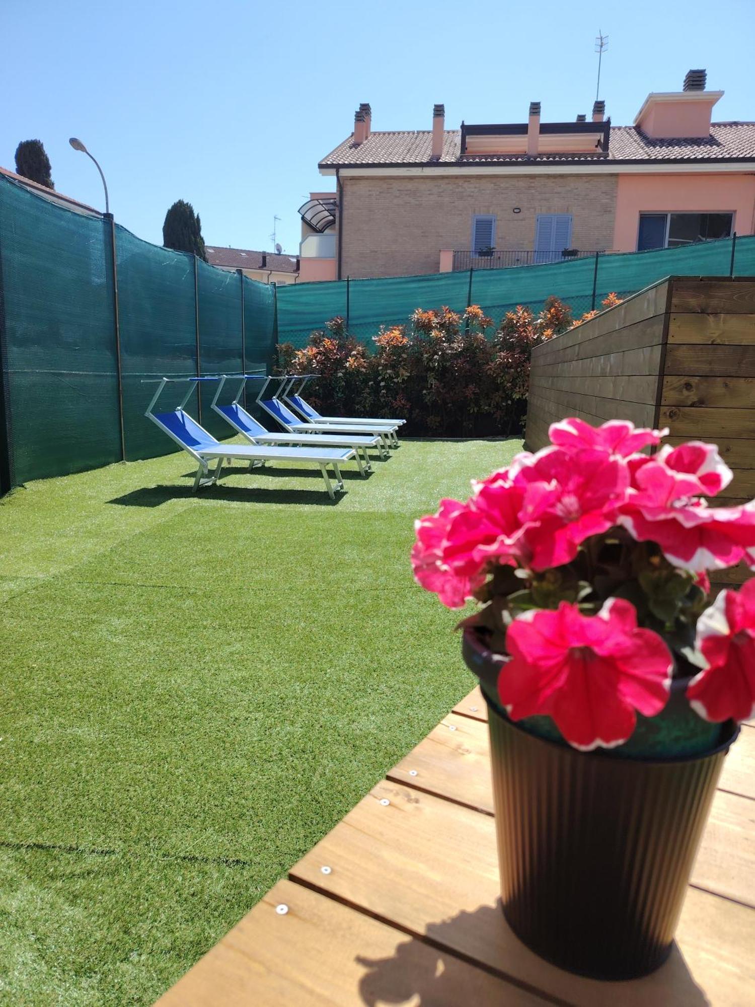 B&B Sunbeach San Benedetto del Tronto Exteriör bild